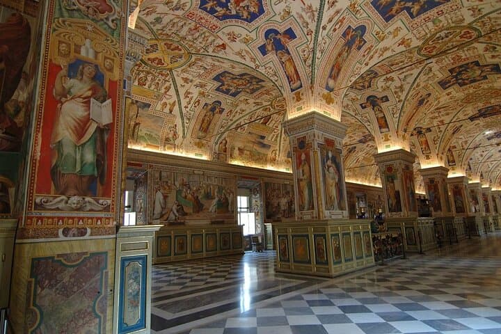 Private Transfer from Rome Hotels to Vatican or Colosseum