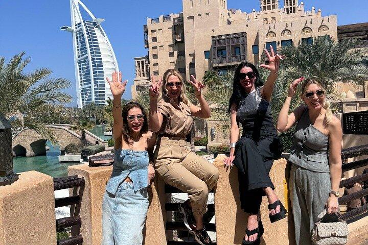 Dubai Sightseeing Tour: Explore Old and Modern City