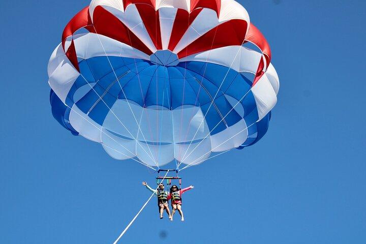 Waikiki and Diamond Head Parasailing Experience
