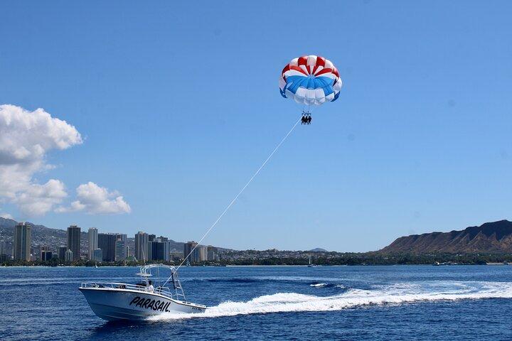 Waikiki and Diamond Head Parasailing Experience