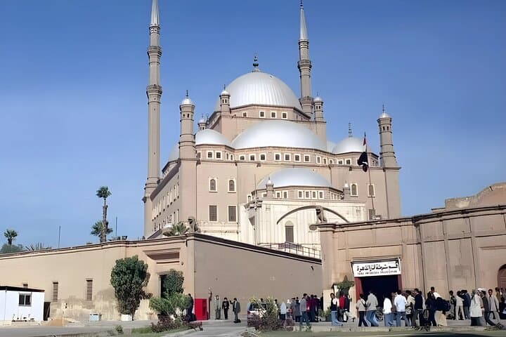 Private Day Tour to Egyptian Museum, Citadel and Old Cairo Tour