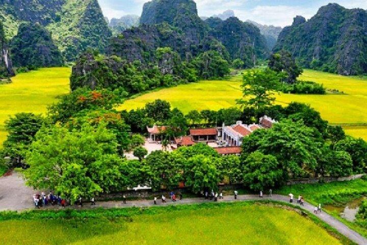 From Hanoi: Bai Dinh Pagoda, Trang An & Mua Cave Full Day Tour