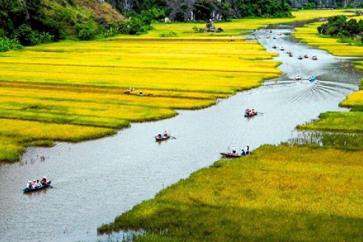 From Hanoi: Bai Dinh Pagoda, Trang An & Mua Cave Full Day Tour