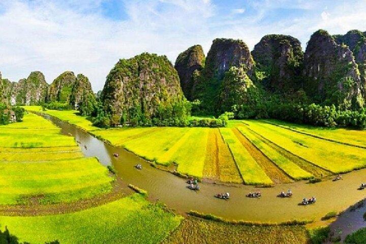 From Hanoi: Bai Dinh Pagoda, Trang An & Mua Cave Full Day Tour