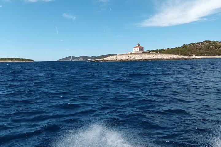BLUE CAVE & 5 islands tour from Hvar