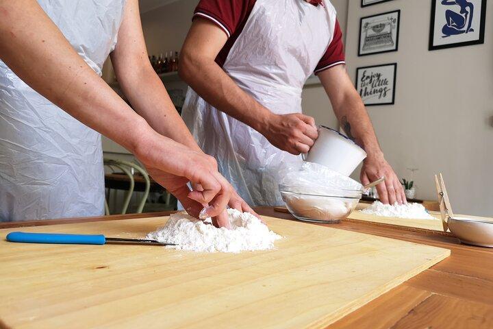 Lecce cooking class: Orecchiette & Vino