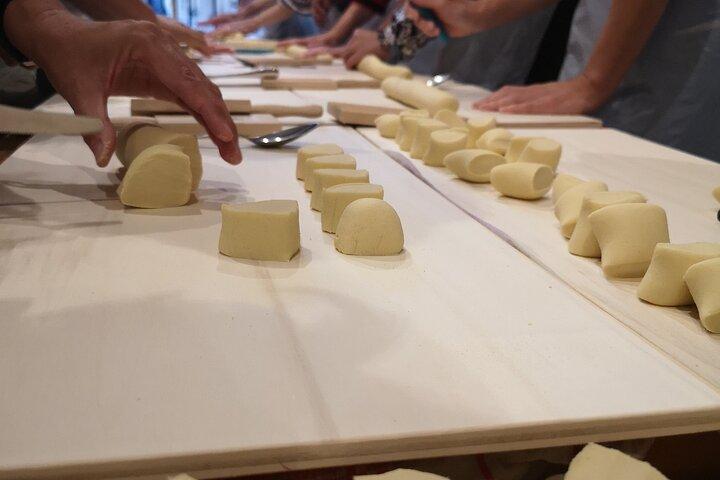 Lecce cooking class: Orecchiette & Vino