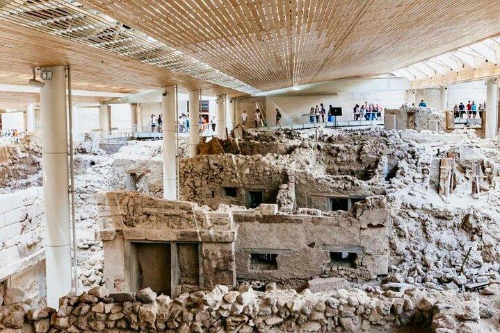 Santorini , Experience Akrotiri with a licensed guide