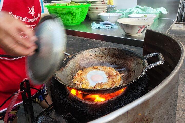 Bangkok Night Eats by Tuk Tuk - Hotel-pickup & Dinner