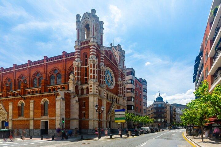 Bilbao Scavenger Hunt & Highlights Self-Guided Walking Tour