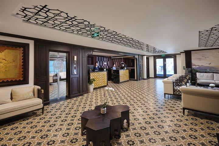 Luxury Overnight Cruise in Ha Long & Lan Ha Bay with Balcony