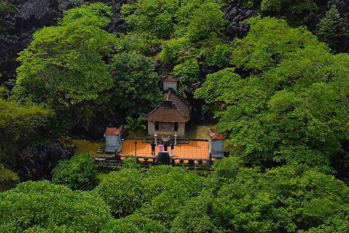 Hanoi: Luxury Day Trip to Bich Dong Pagoda and Trang An Grottoes