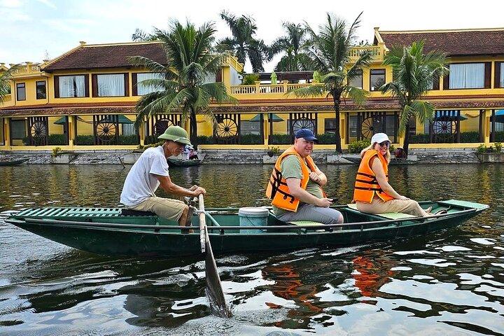 Hanoi: Luxury Trip Hoa Lu Ancient Capital, Tam Coc, Local Family
