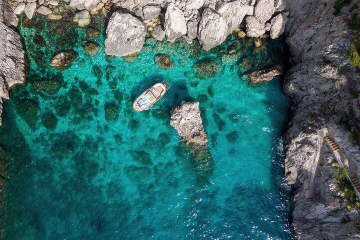 3-hour private boat tour of Capri