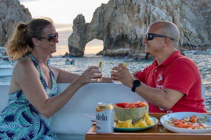 1 Hour Cabo Highlights on a 33ft Luxury Yacht