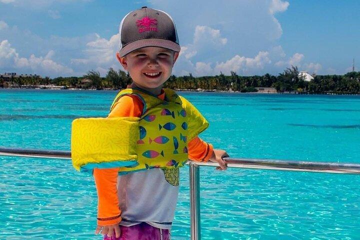 Unforgettable Catamaran Journey: Cancun to Isla Mujeres!