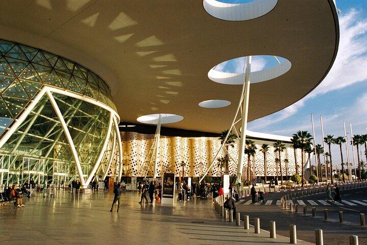 Private Transfer Taxi: Marrakech City - Marrakech Menara Airport