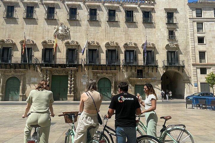 Tour Guiado en Bicicleta por el Centro de Alicante