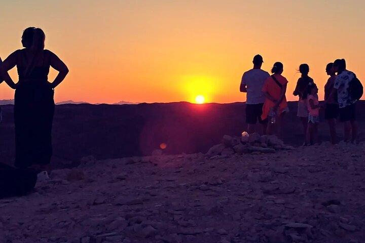 Hurghada Desert Safari, Stargazing, Bedouin Dinner & Jeep Tour