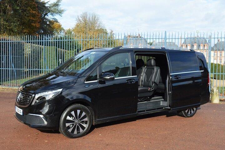 Private Transfer: Madrid to Madrid Airport MAD in Luxury Van