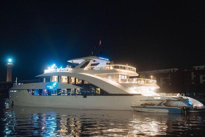 Sunset View, Dining & Harmony Performance on Ha Long Luxury Yacht