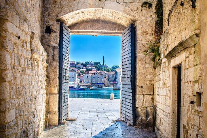 Split and Trogir from Cruise Ship in Split Private Tour