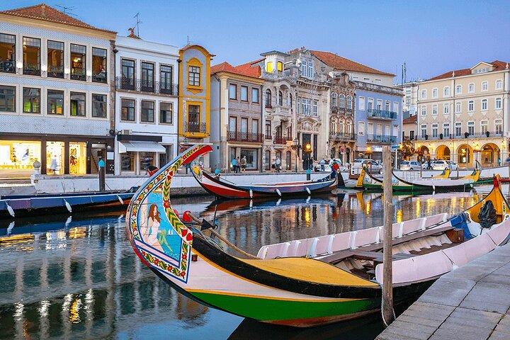 Transport Tour Lisbon To Porto Up to 8 people