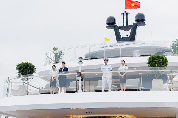 Saquila Yacht Explore Halong Bay or Bai Tu Long Bay
