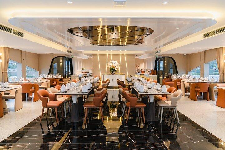 Saquila Yacht Explore Halong Bay or Bai Tu Long Bay