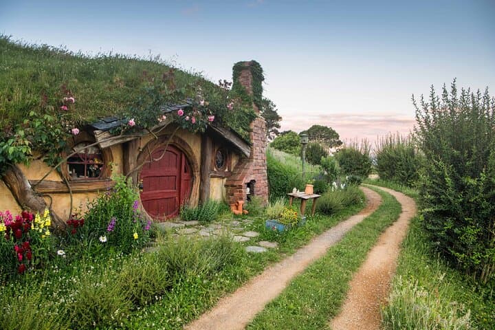 Magical Hobbiton: Small-Group Guided Tour from Auckland