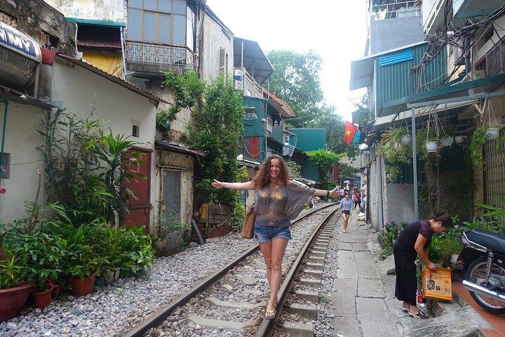 3 Hours Hanoi City Walking Tour with Optional Train Street