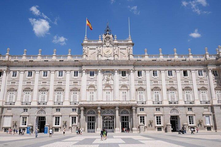 Royal Palace of Madrid Early Entrance Tour Skip-The-Line Ticket