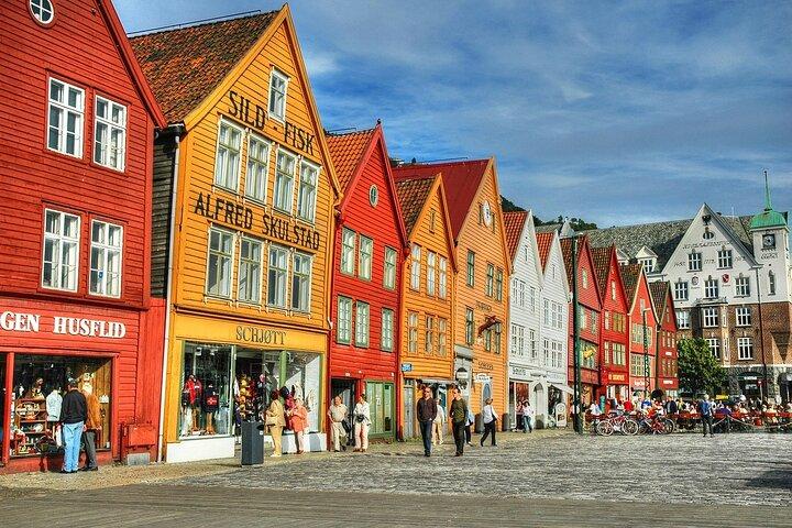 Bergen Walking Tour: Explore Top Sights & Hidden Gems