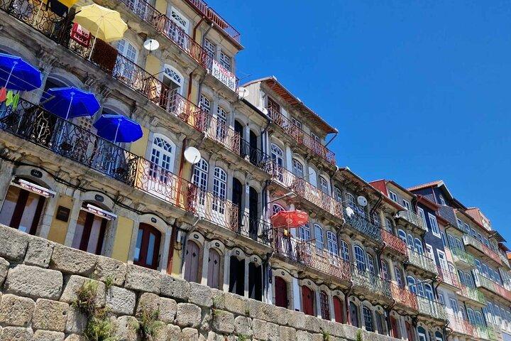 Private Lisbon to Porto Transfer: 3 Must-See Stops Included