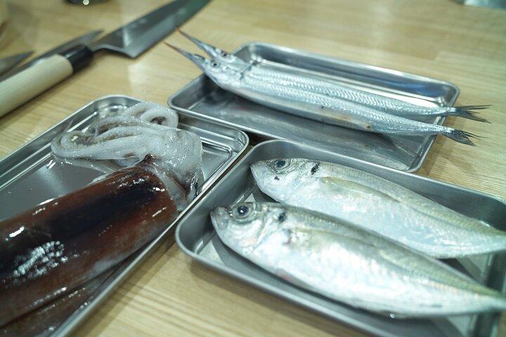 Toyosu Fish Market Private Tour and Cooking Experience