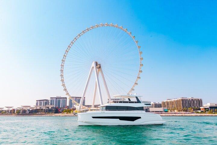 Private: VIP Luxury Yacht Tour With BBQ & Drinks
