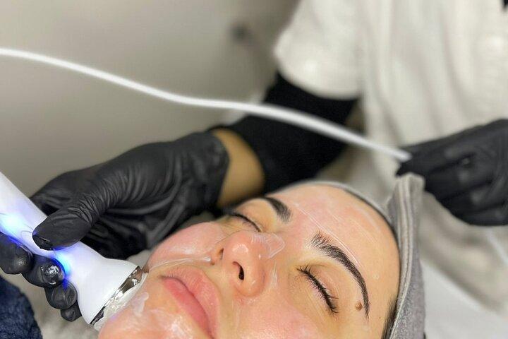 Hydrafacial beauty treatment and facial massage in Marrakech