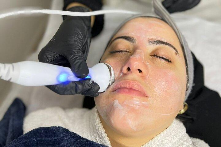 Hydrafacial beauty treatment and facial massage in Marrakech
