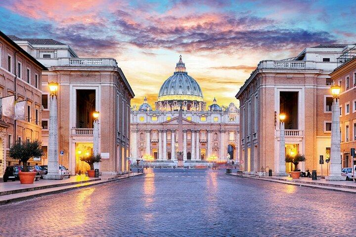 Guided Tour in Sistine Chapel and the Vatican + Ebook