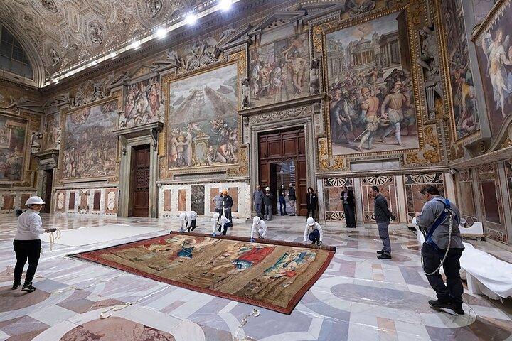 Guided Tour in Sistine Chapel and the Vatican + Ebook