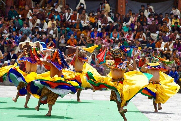 Bhutan Holiday to Land of Thunder Dragon Multi Day Tour