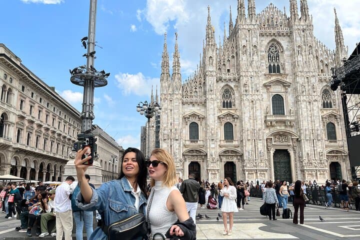 Milan: Duomo Tour with Rooftop Access – Small Group or Private