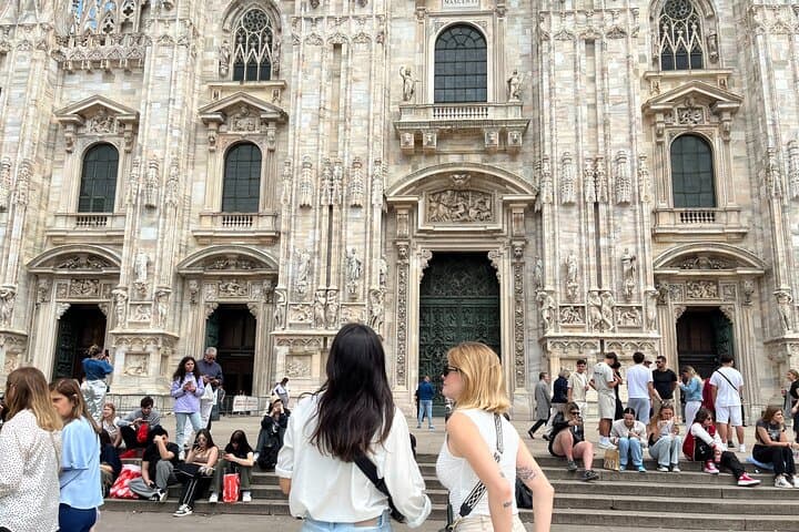 Milan: Duomo Tour with Rooftop Access – Small Group or Private