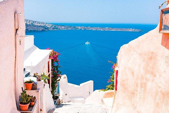 4 Hour Private Tour Experience in Santorini