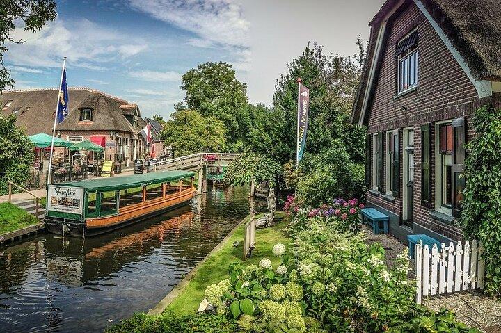 Giethoorn the Dutch Venice private day trip from Amsterdam