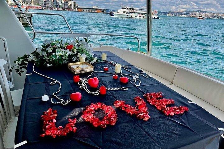 Bosphorus Sunset Yacht Tour with Guide and Snacks