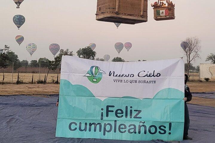 Balloon flight + Transportation + Breakfast in Cave or buffet + Pyramids