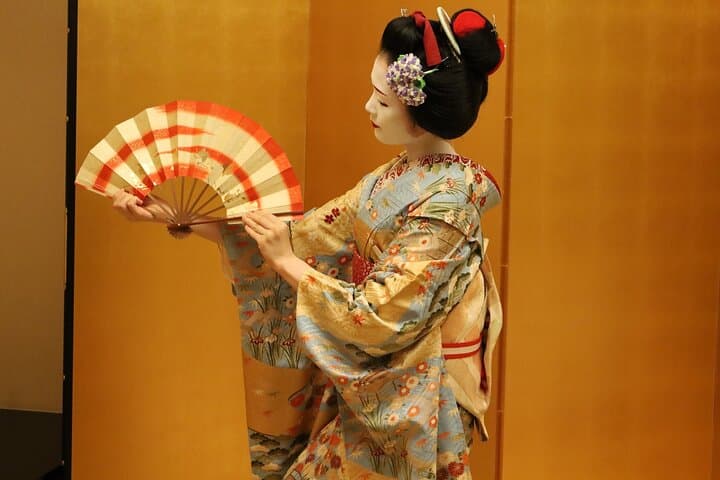 Tokyo Private Geisha Dance Show and Dinner in Shinjuku