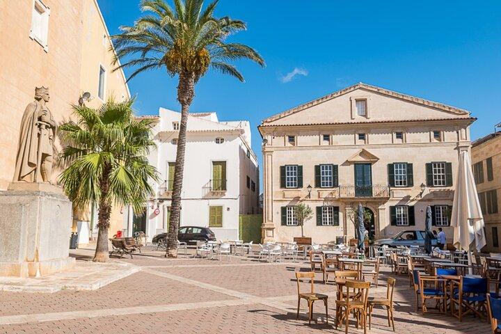 Menorca: Mahon Guided Walking Tour with History & Tastings