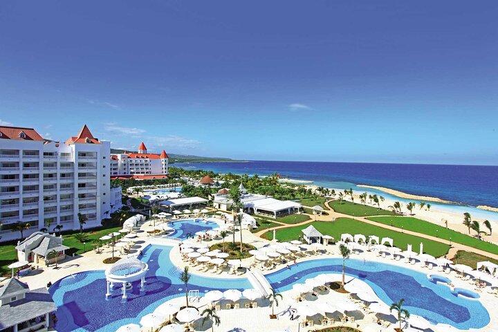 Private Transfers from Montego Bay Airport to Runaway Bay Hotels
